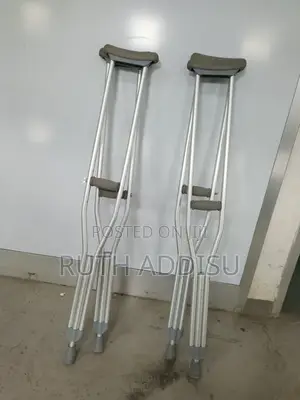 Photo - Crutches瓶蓋axillary Crutches想銳crutches因而crutches巧合crutches