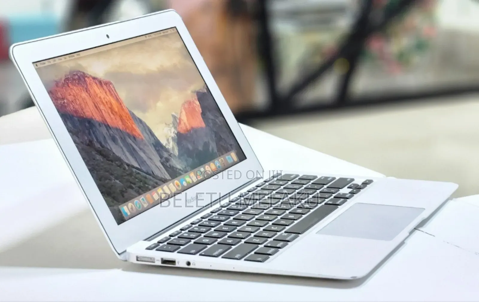 New Laptop Apple MacBook Air 2015 4GB Intel Core I5 SSD 128GB