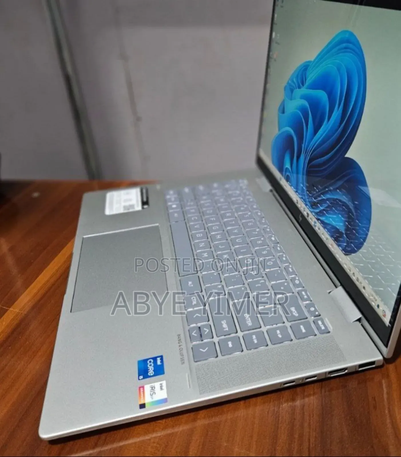 New Laptop HP Envy X360 8GB Intel Core I5 SSD 512GB