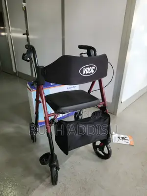 Photo - Walker With Seat當然four Wheel Walker With Seat黨派walker New