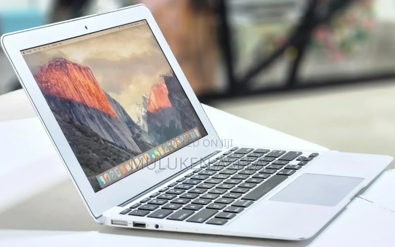 New Laptop Apple MacBook Air 2020 M1 4GB Intel Core I5 SSD 128GB