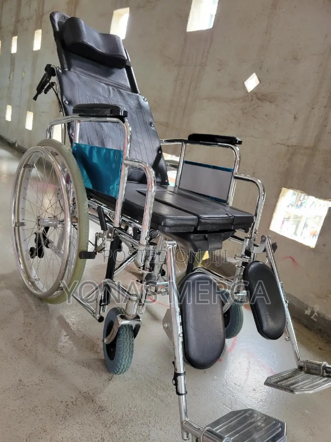 Outdoor Commode Wheelchair岑نweight Capacity: 150 Kgمፐwilcher