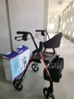 Photo - Walker With Seat跟進walker New前晚carbon Walker巢自medical Walker