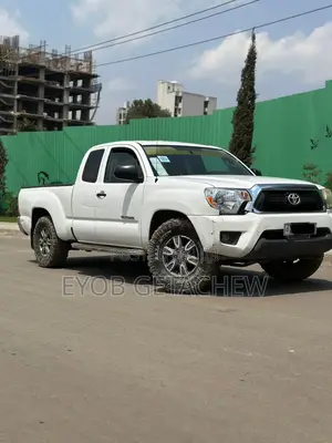 Photo - Toyota Tacoma 2014 White