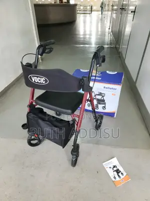 Photo - Walker Seat New Medical起初with Seat Walking Aid European New