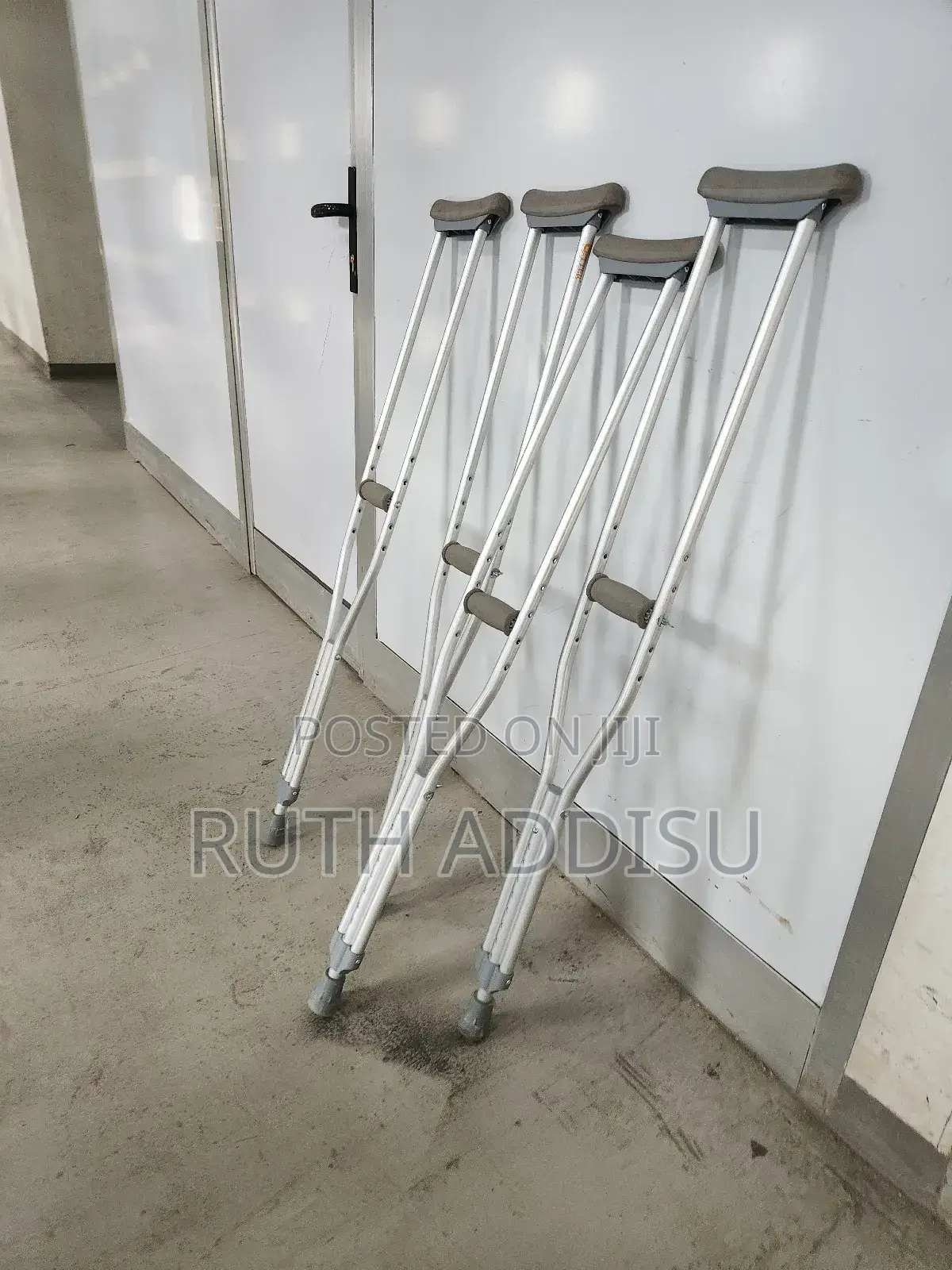 Crutches藥廠crutches姦情crutches因素crutches找到crutches版本crutches
