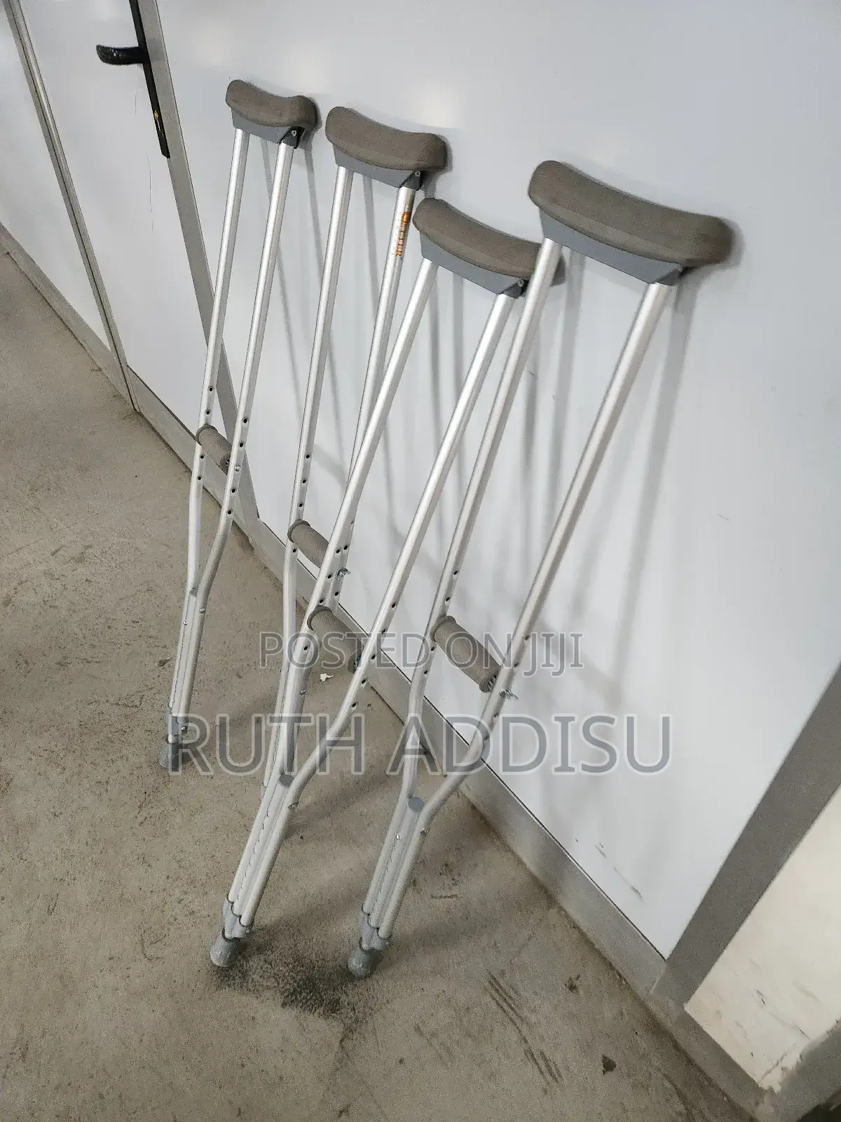 Axillary Bilateral Crutches半個medical Axillary Crutches