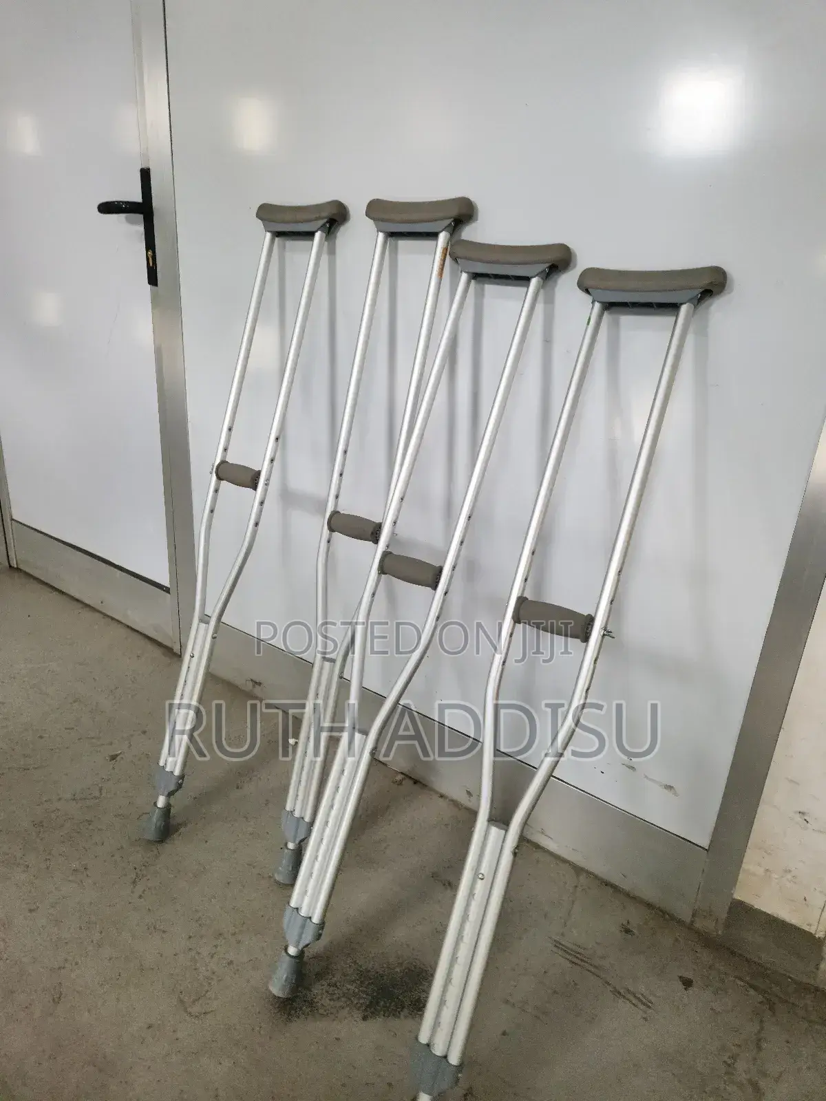 Crutches畾裡crutches國際crutches片段crutches因而crutches捧起crutches