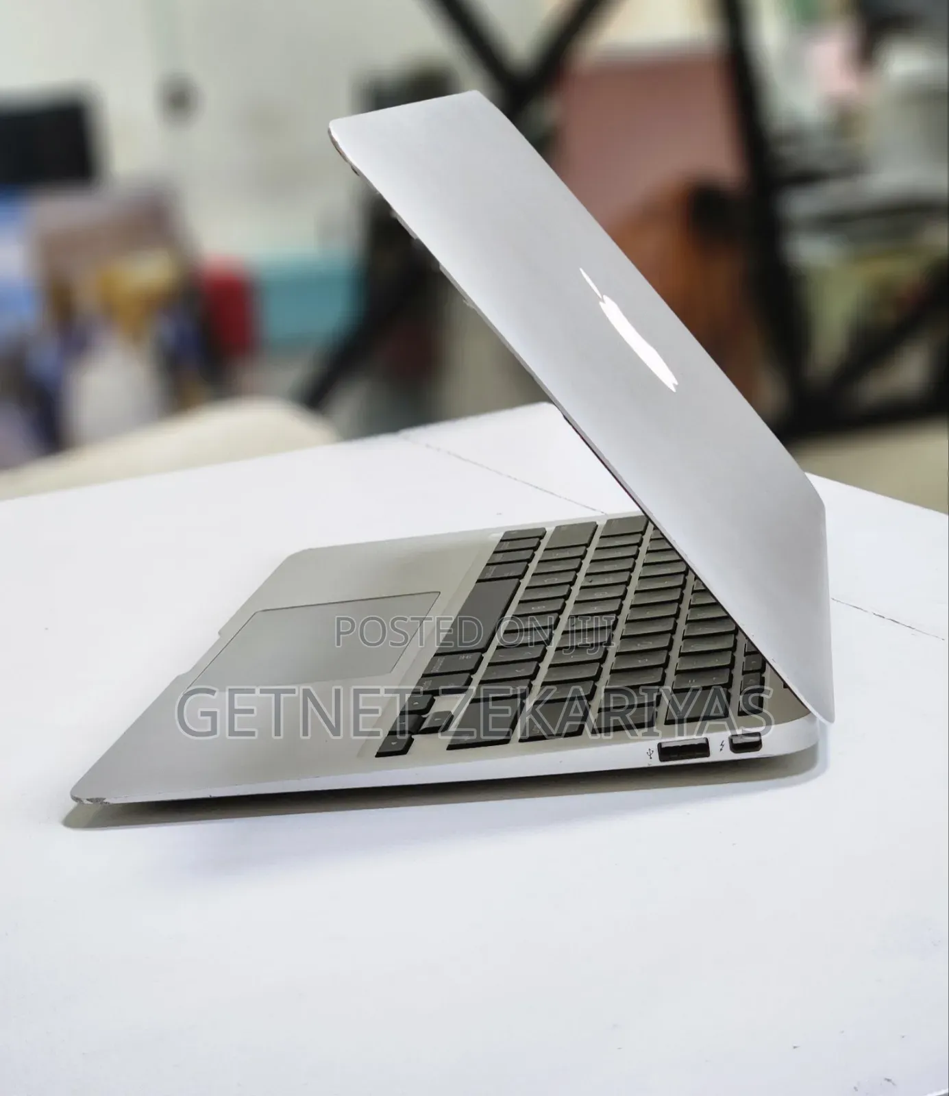 New Laptop Apple MacBook Air 2015 4GB Intel Core I5 SSD 128GB