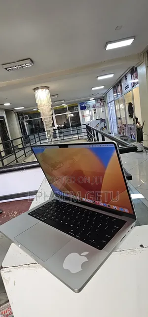 New Laptop Apple MacBook Pro M1 16GB Apple M1 Pro SSD 512GB