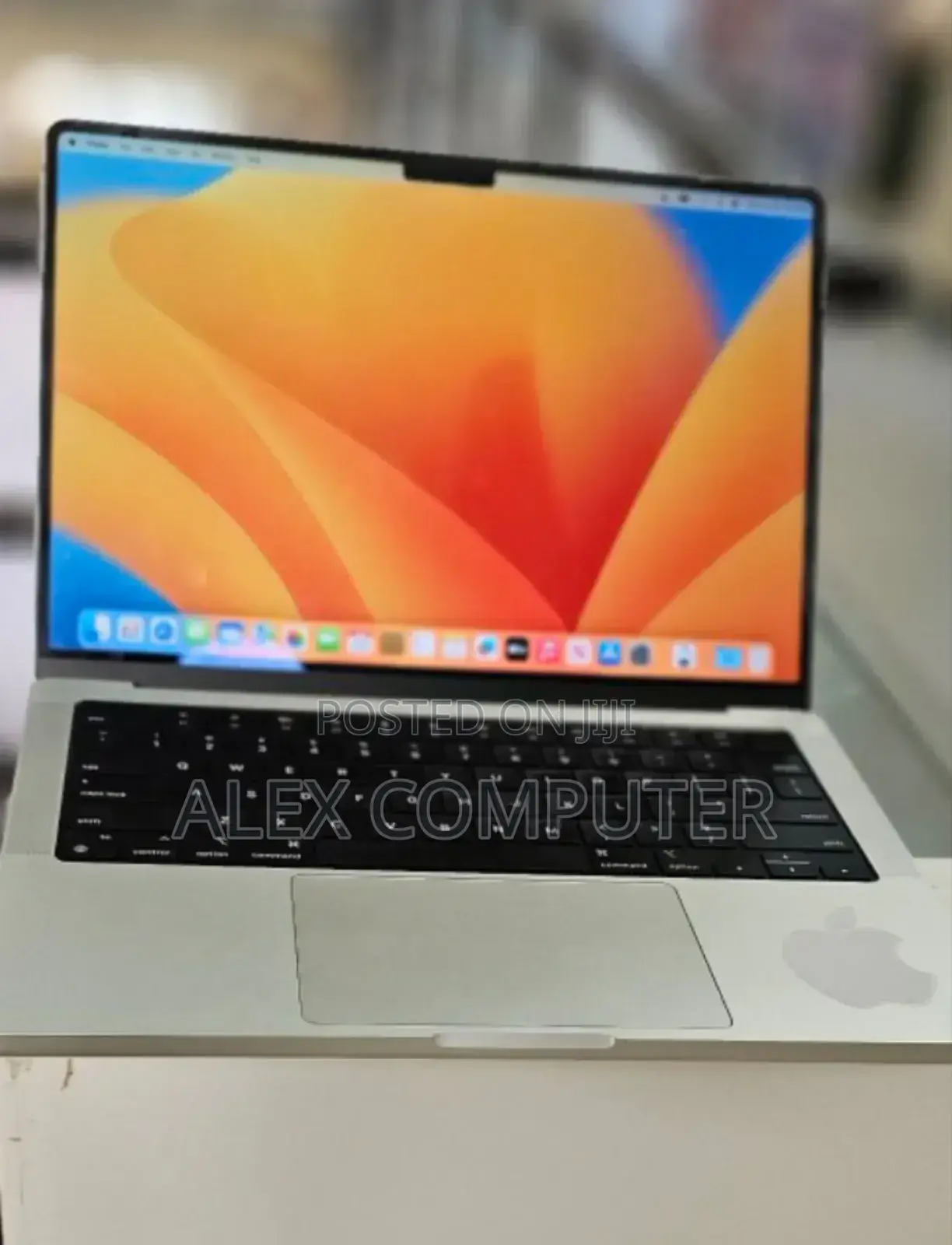 New Laptop Apple MacBook Pro M1 16GB Apple M1 Pro SSD 512GB