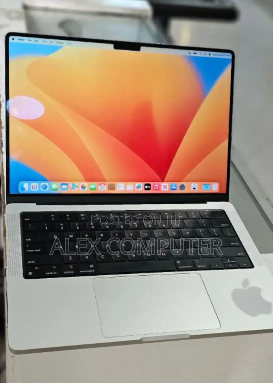 New Laptop Apple MacBook Pro M1 16GB Apple M1 Pro SSD 512GB