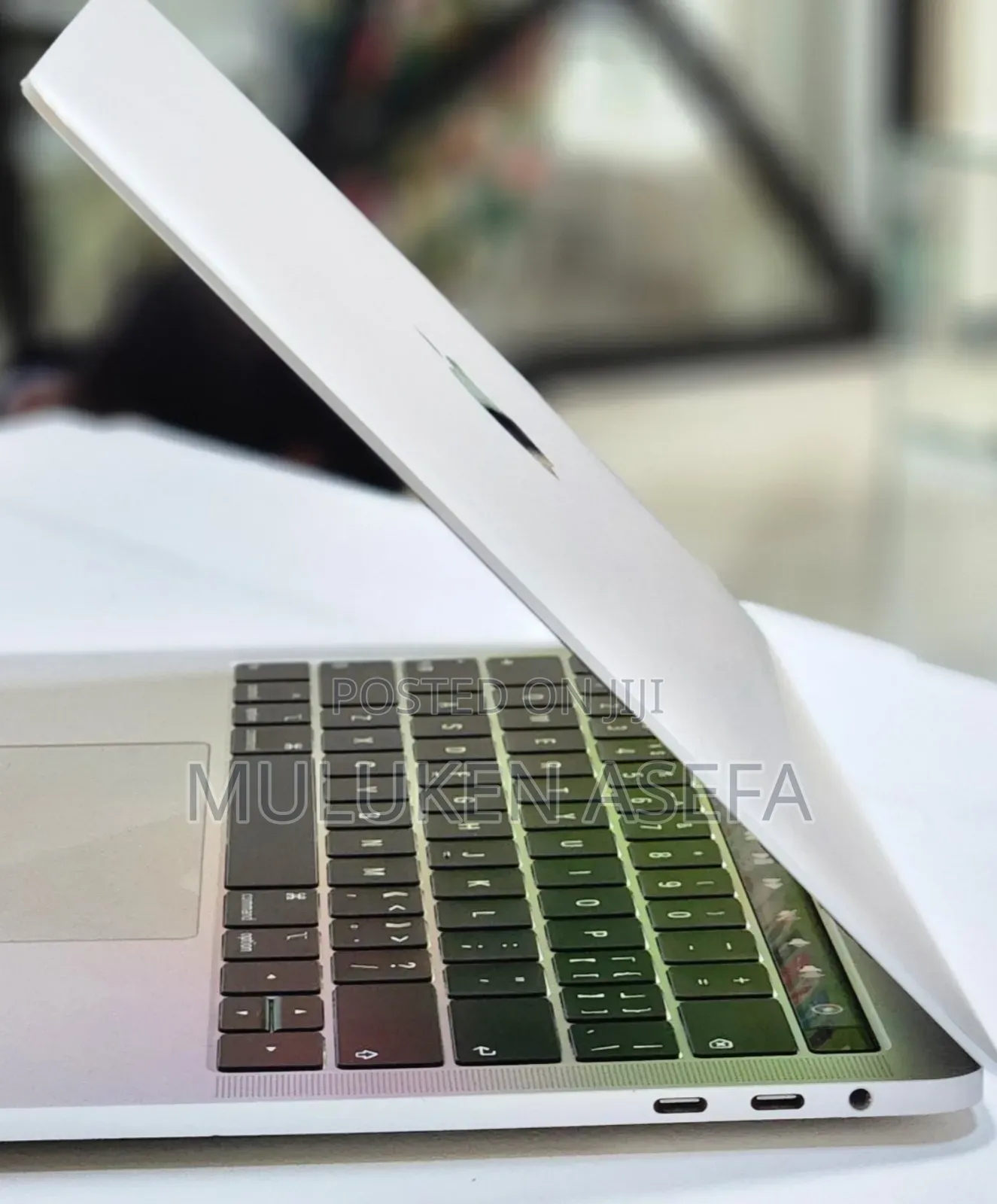 New Laptop Apple MacBook 2018 8GB Intel Core I5 SSD 256GB