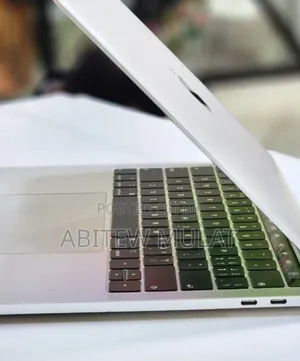 Photo - New Laptop Apple MacBook Pro 2018 8GB Intel Core I5 SSD 256GB