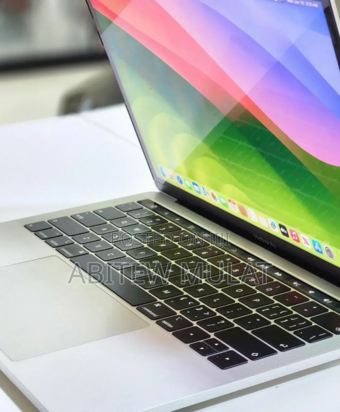 New Laptop Apple MacBook Pro 2018 8GB Intel Core I5 SSD 256GB