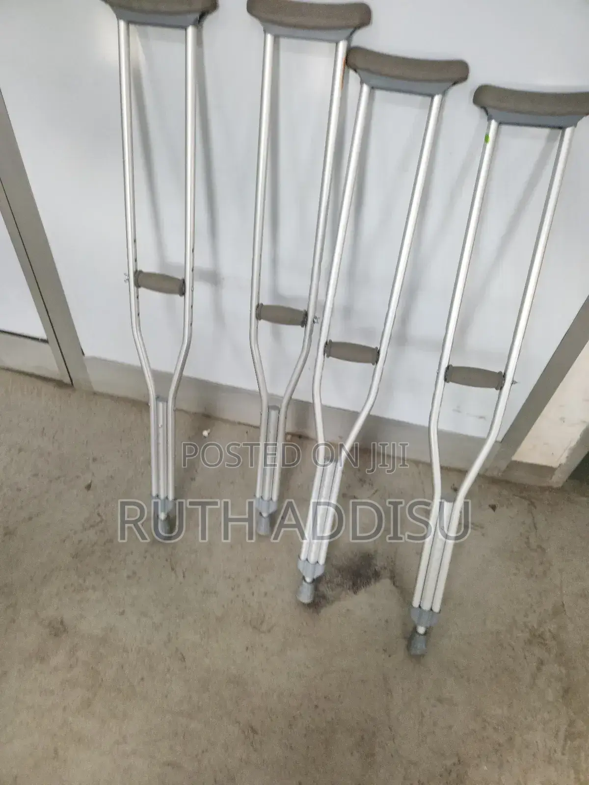 Axillary Bilateral Crutches銳利axillary Crutches娽你crutches New