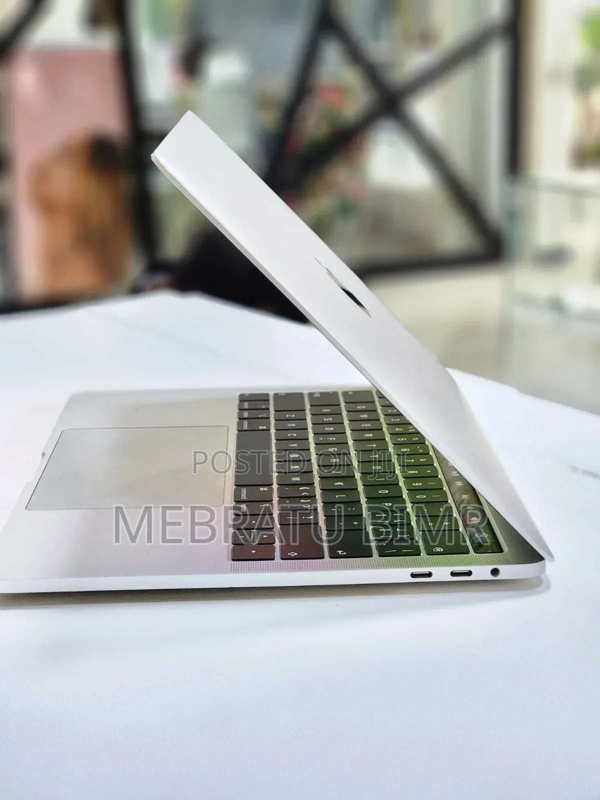 New Laptop Apple MacBook Pro 2018 8GB Intel Core I5 SSD 256GB