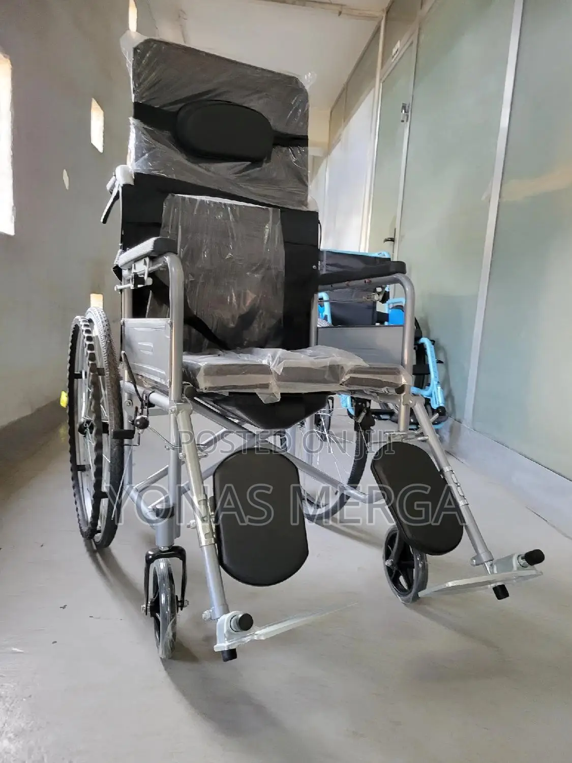 Toilet/ Self-Propelled٨intermediate / Supplement] Wheelchair