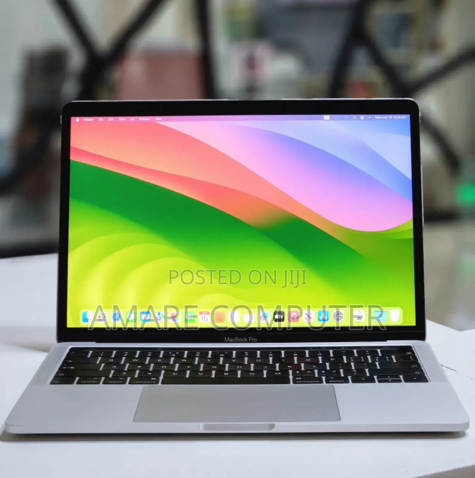 New Laptop Apple MacBook Pro 2018 8GB Intel Core I5 SSD 256GB