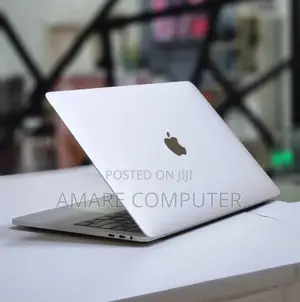 New Laptop Apple MacBook Pro 2018 8GB Intel Core I5 SSD 256GB