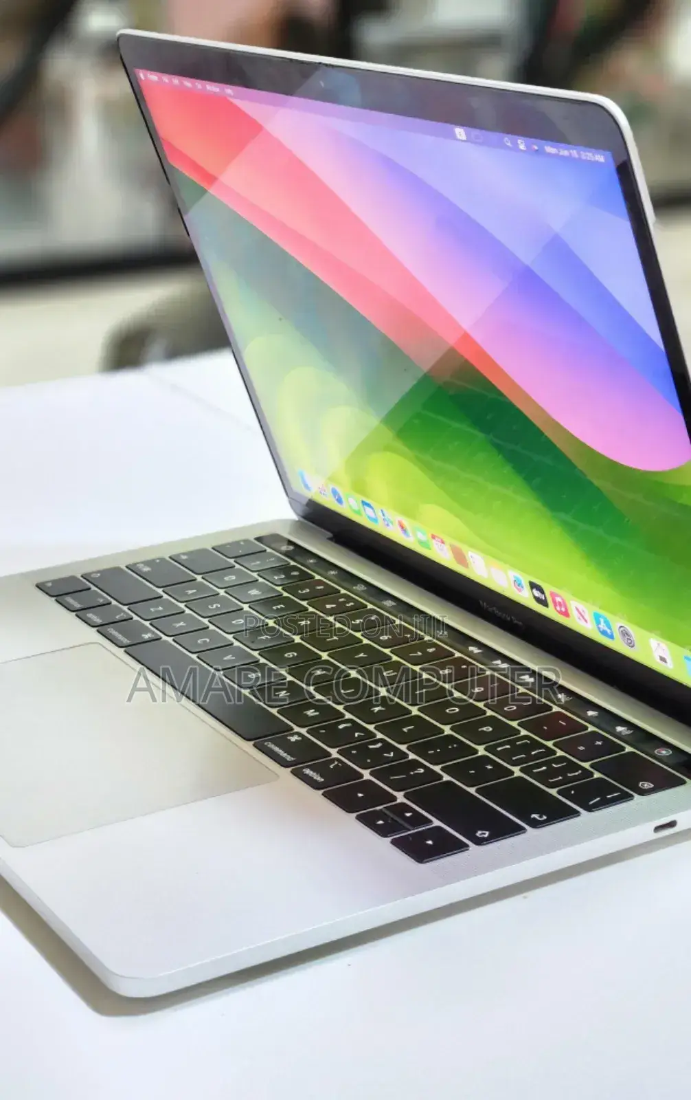New Laptop Apple MacBook Pro 2018 8GB Intel Core I5 SSD 256GB