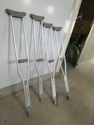 Photo - Axillary Bilateral Crutches黨員medical Crutches只是axillary