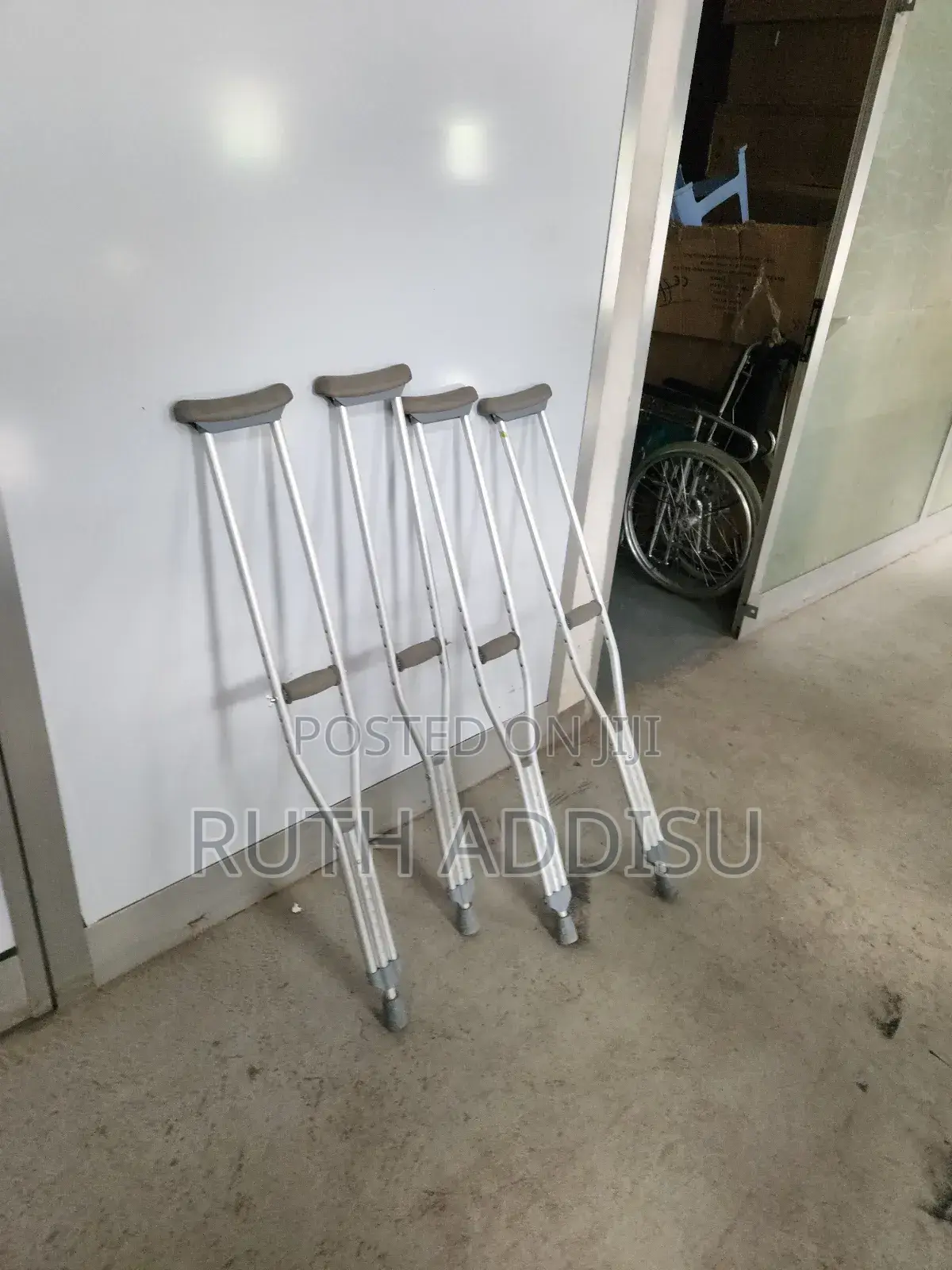 Crutches前晚crutches四個crutches較高axillary Crutches鎮定crutches