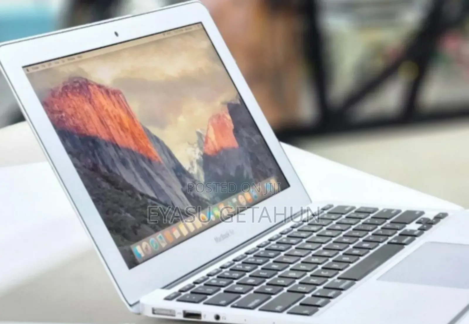 New Laptop Apple MacBook Air 2020 M1 4GB Intel Core I5 SSD 128GB