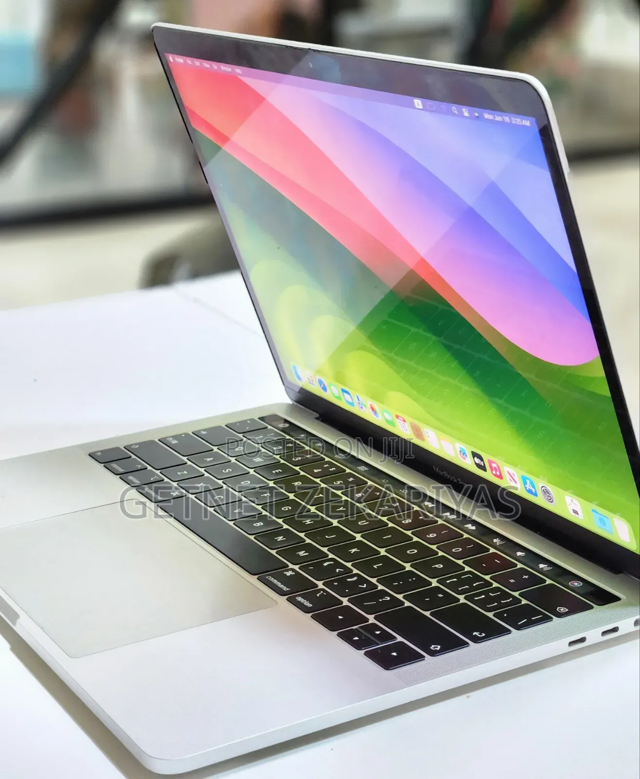 New Laptop Apple MacBook Pro 2018 8GB Intel Core I5 SSD 256GB