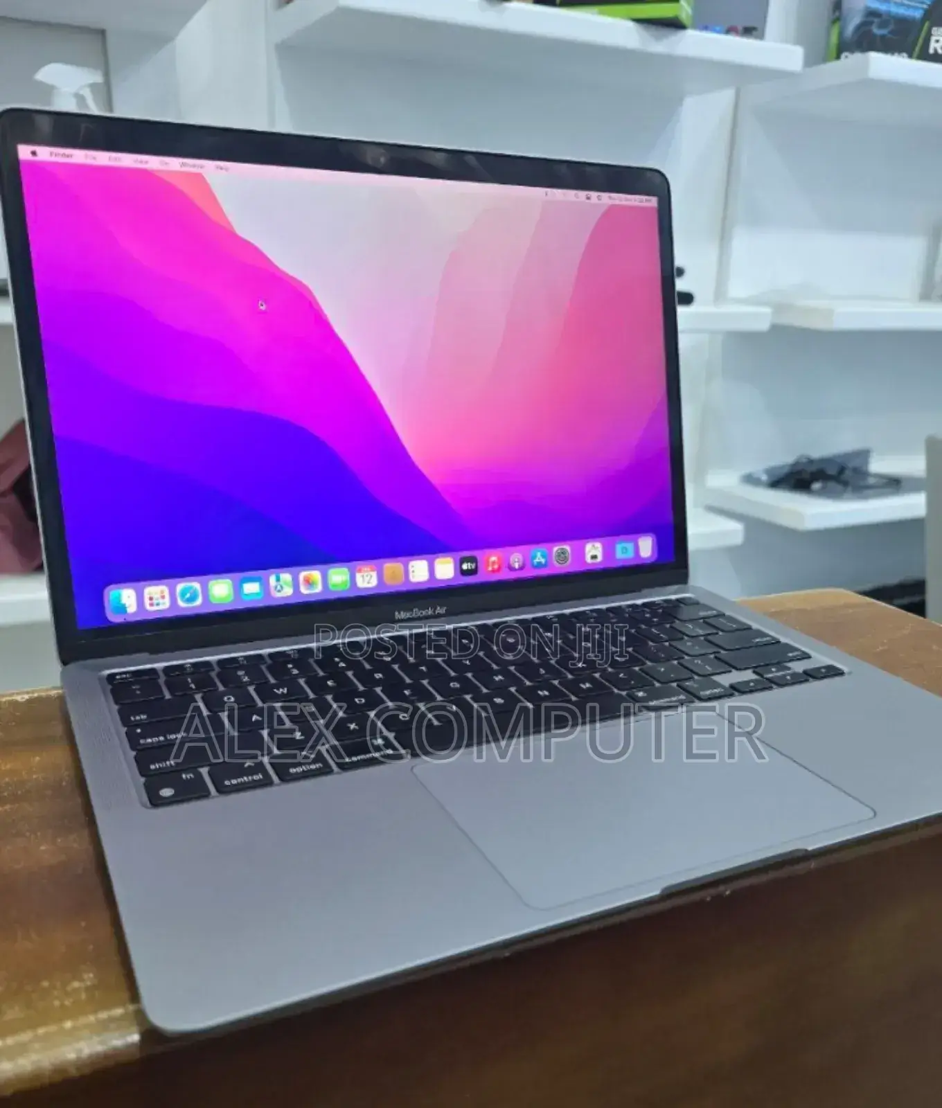 New Laptop Apple MacBook Air 2020 M1 8GB Apple M1 SSD 256GB