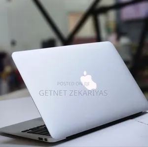 New Laptop Apple MacBook Pro 2018 8GB Intel Core I5 SSD 256GB