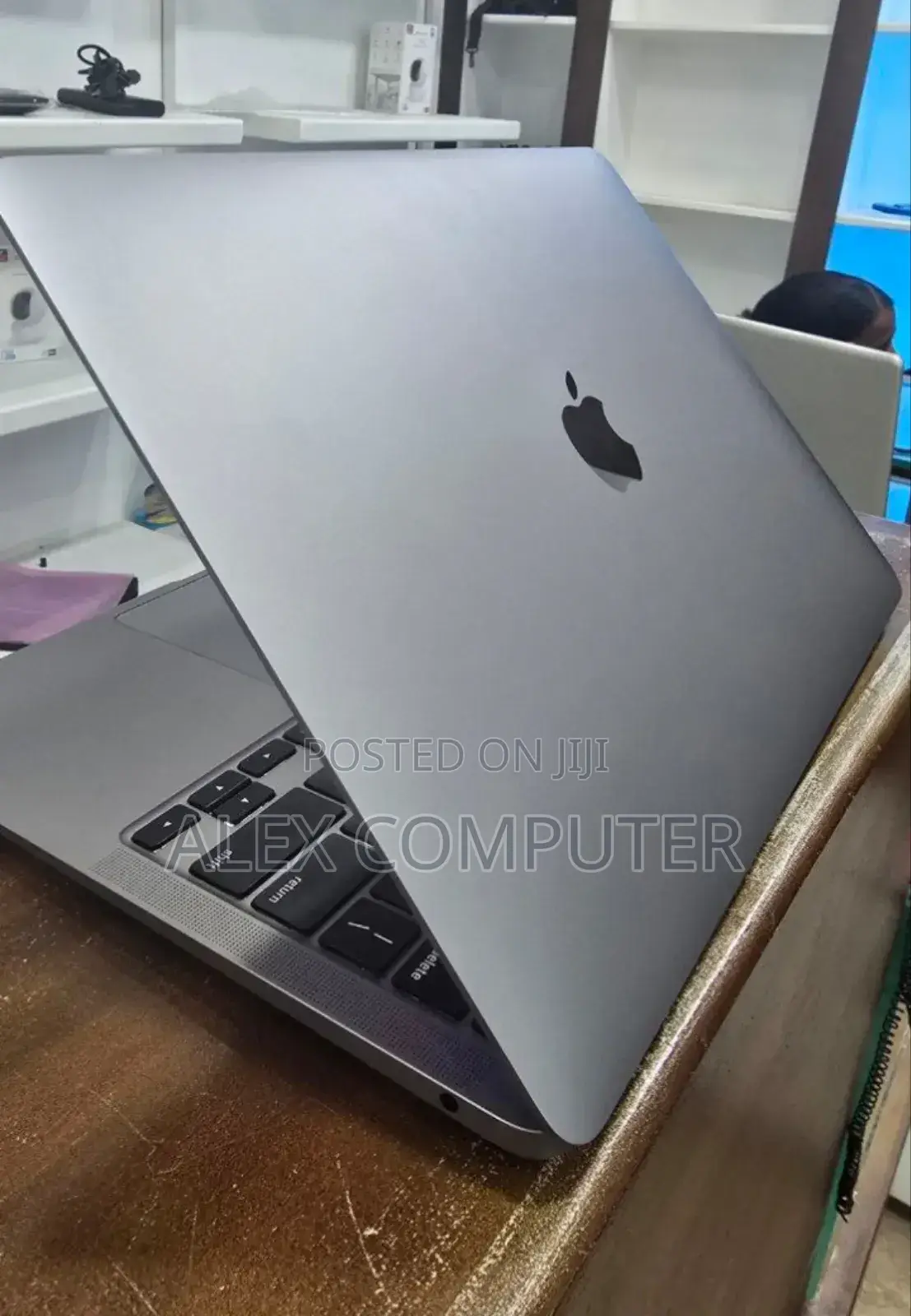 New Laptop Apple MacBook Air 2020 M1 8GB Apple M1 SSD 256GB