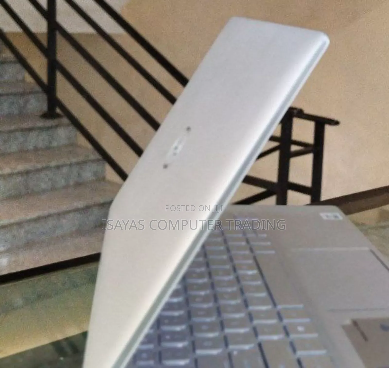 New Laptop Dell Precision 15 3520 8GB Intel Core I7 SSD 512GB