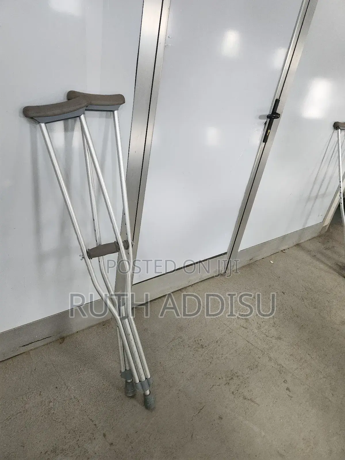 Crutches並未axillary Crutches災區crutches捧場axillary Crutches