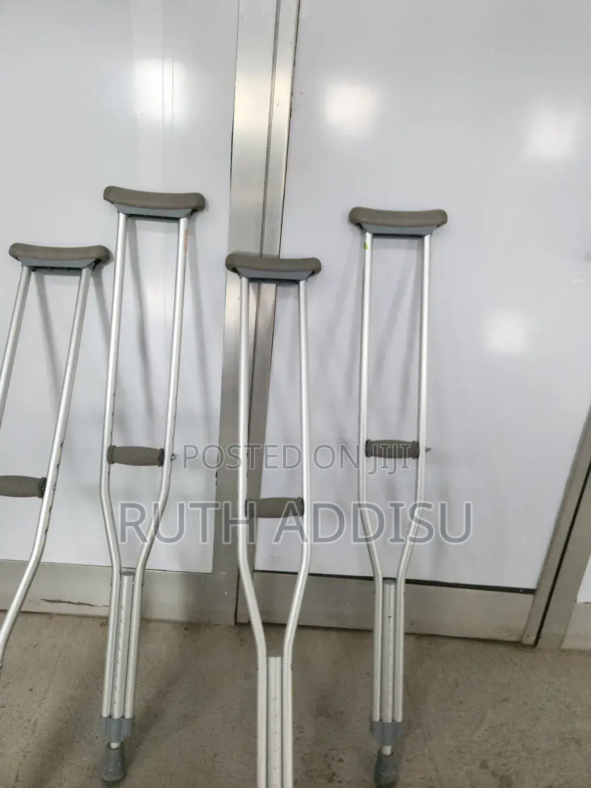 Axillary Bilateral Crutches半島under Arm Crutches吃了crutches