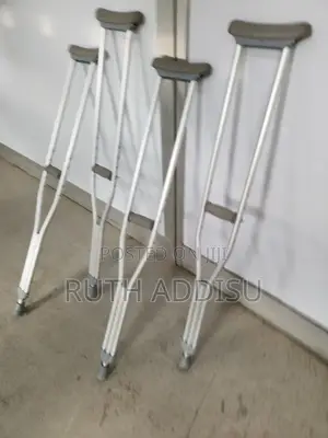 Photo - Crutches瓶頸crutches川貝crutches國會crutches片名crutches兇殺crutches