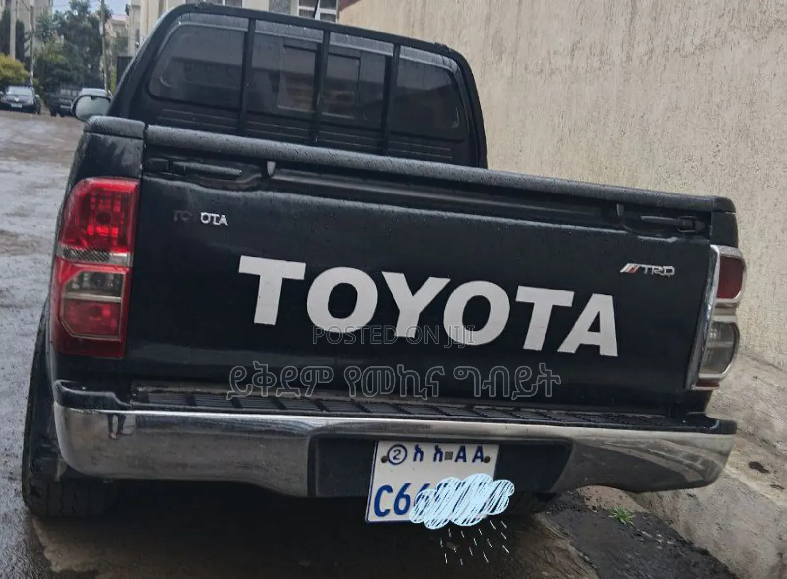 Toyota Hilux 2013 Black