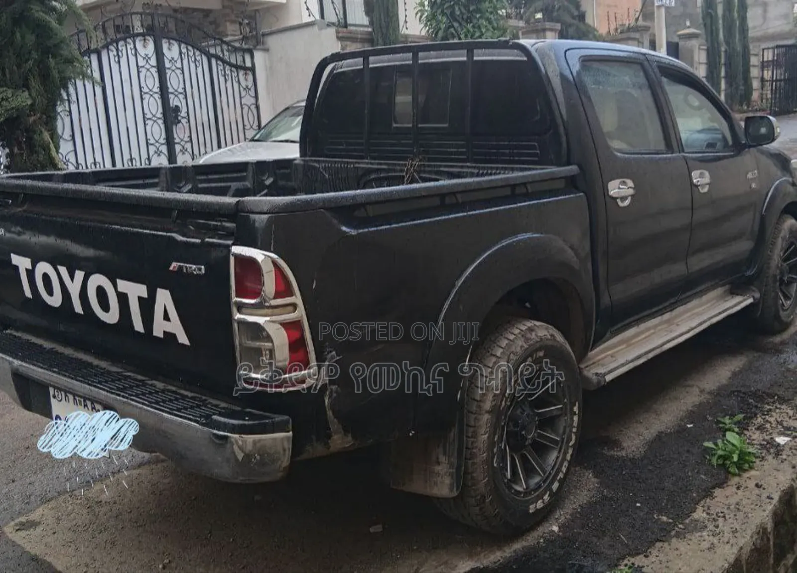 Toyota Hilux 2013 Black