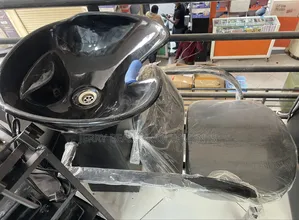 Photo - Fiber Hair Wash Basin With Chair