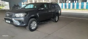 Toyota Hilux 2017 Gray