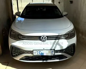 Photo - Volkswagen ID.6 2024 White
