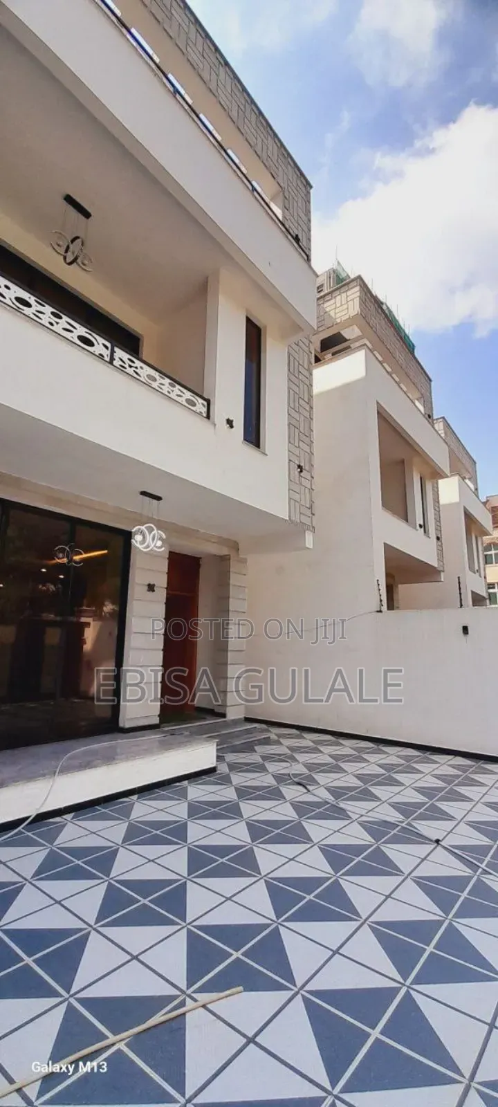 Furnished 5bdrm Farm House in Yeka for sale