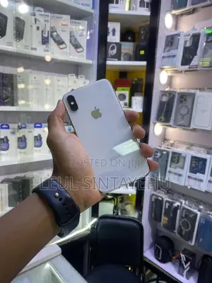 Apple iPhone XS 64 GB White