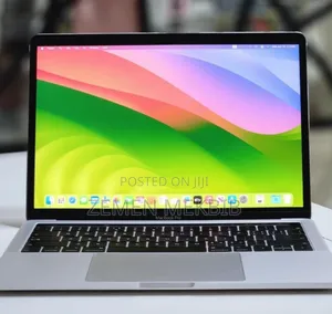 New Laptop Apple MacBook Pro 2018 8GB Intel Core I5 SSD 256GB