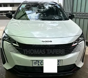 Photo - Peugeot 5008 2022 White
