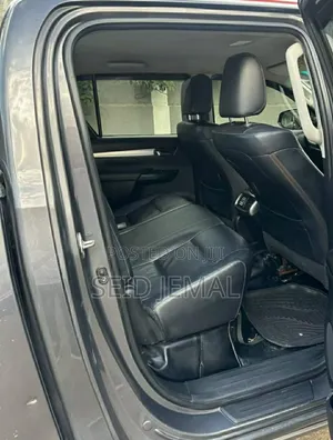 Toyota Hilux 2019 Gray