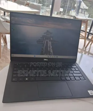 New Laptop Dell XPS 13 8GB Intel Core I5 SSD 512GB