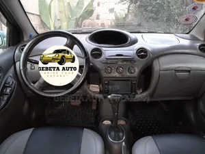 Toyota Vitz 2002 Blue