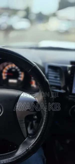 Toyota Hilux 2013 Silver