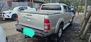 Toyota Hilux 2013 Silver